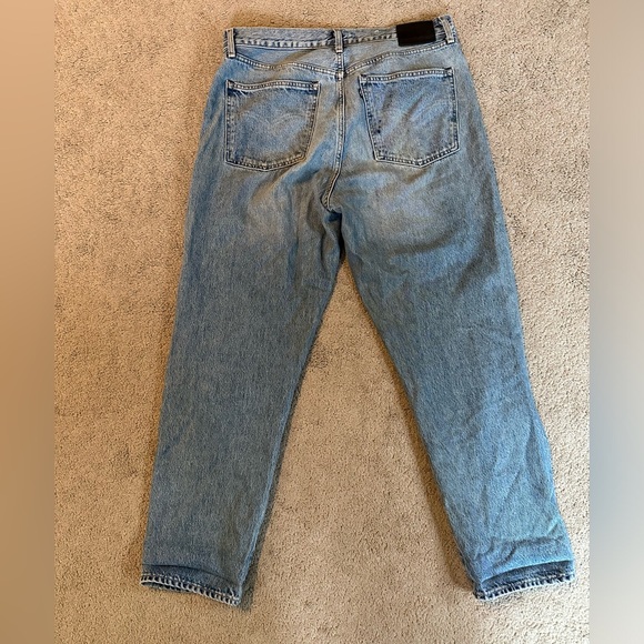 Levi’s women’s Column Jeans made with Organically grown cotton. - Picture 2 of 6